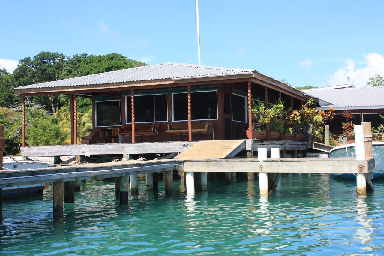 Utila Lodge Exterior photo
