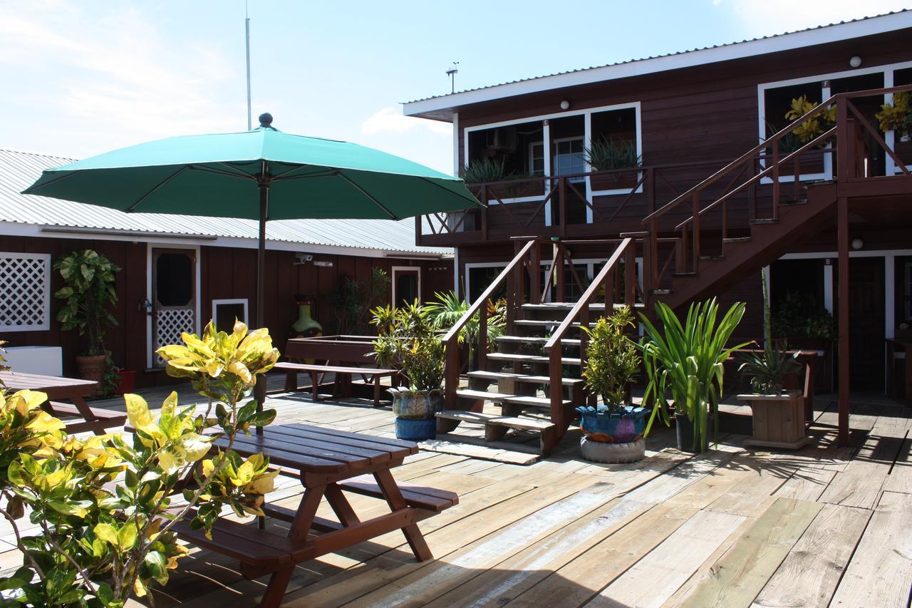 Utila Lodge Exterior photo