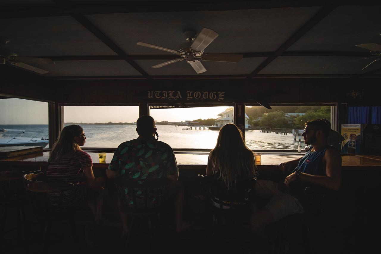 Utila Lodge Exterior photo